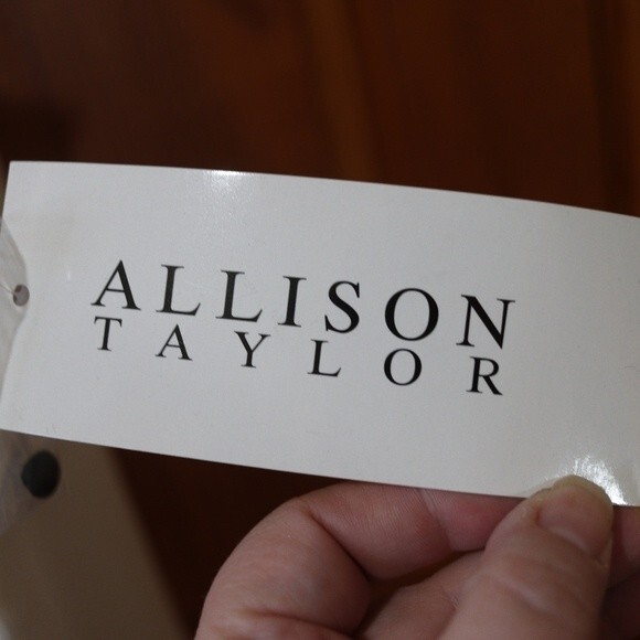 Allison Taylor White Sleeveless Big Floppy Bow Pleated Yoke Top NWT LG - Picture 11 of 12